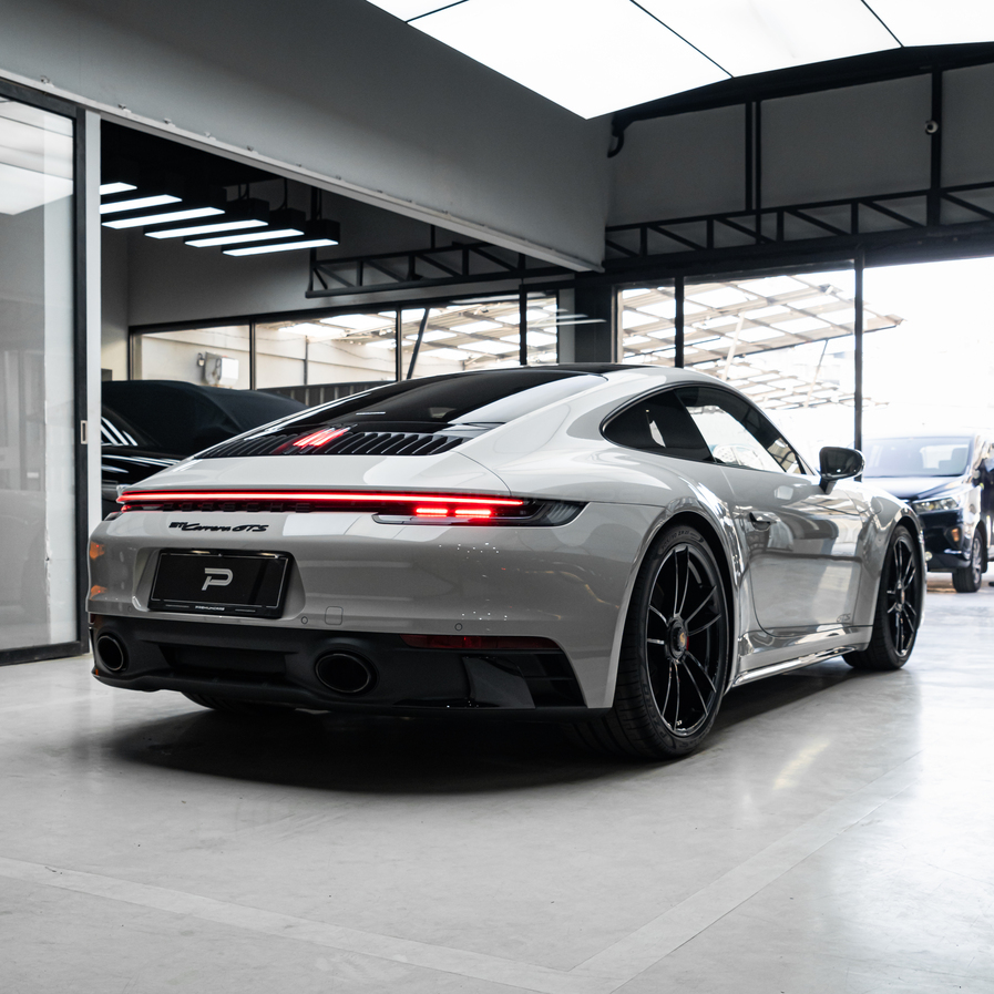 Porsche 911 Carrera GTS CBU