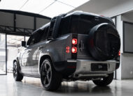 Land Rover Defender 110 SE 2.0 P300