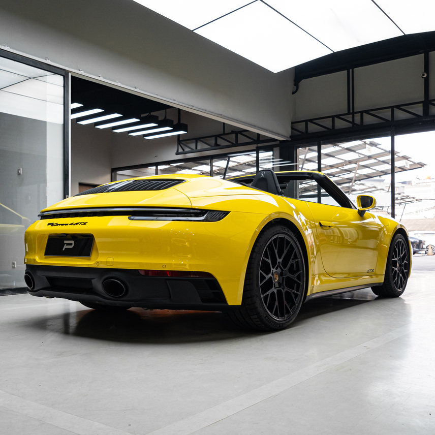 Porsche 911 Carrera 4 GTS Cabriolet