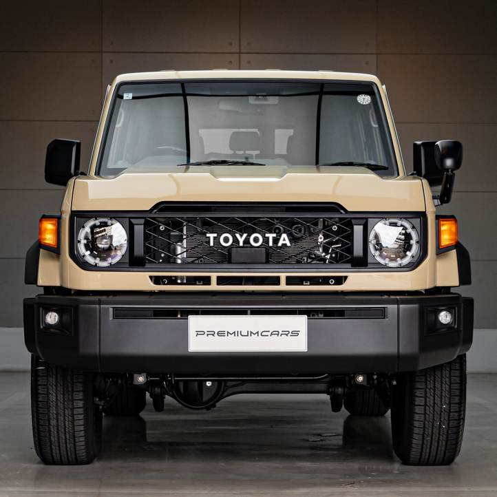 Toyota Land Cruiser 70 2.8L AT Diesel Japan Version