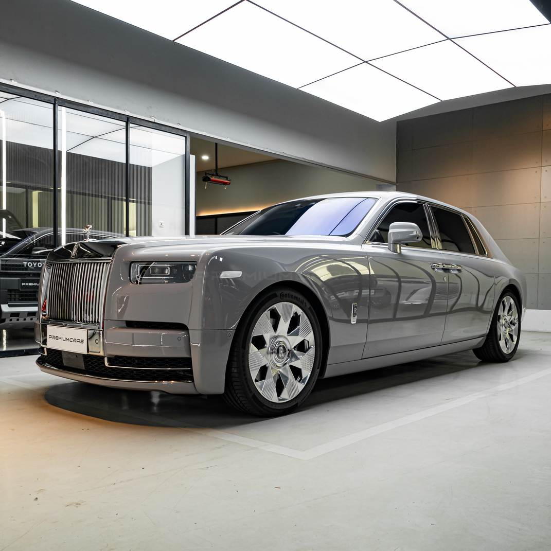 Rolls-Royce Phantom 6.7L CBU