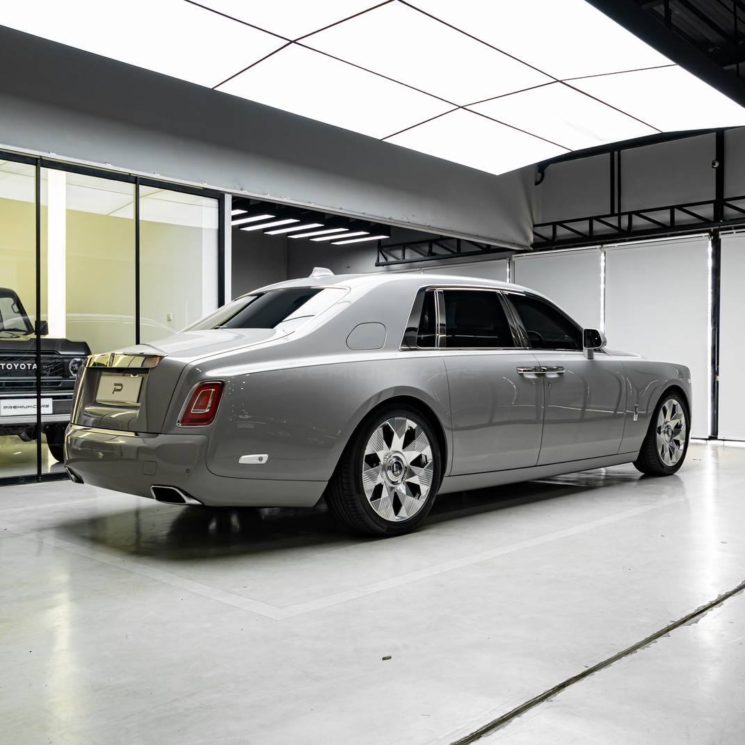 Rolls-Royce Phantom 6.7L CBU