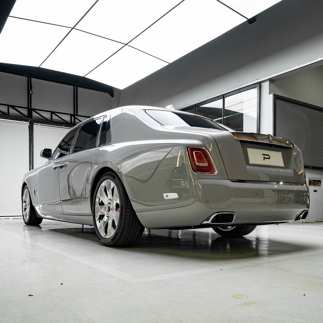 Rolls-Royce Phantom 6.7L CBU