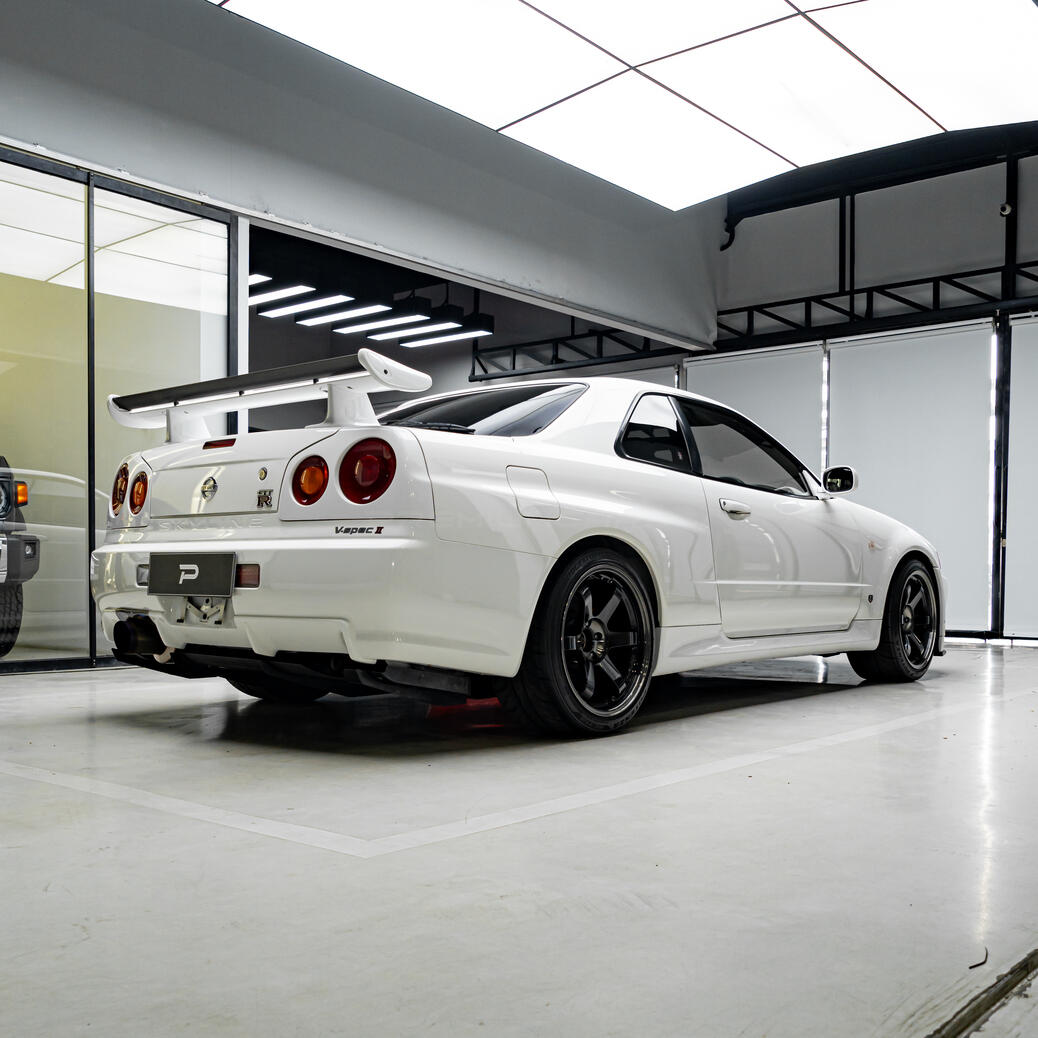 Nissan Skyline GTR R34 V-Spec II AWD