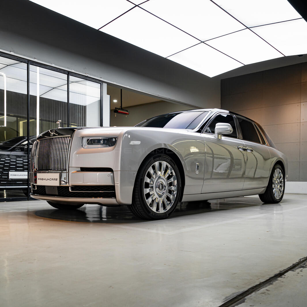 Rolls-Royce Phantom VIII 6.7L CBU