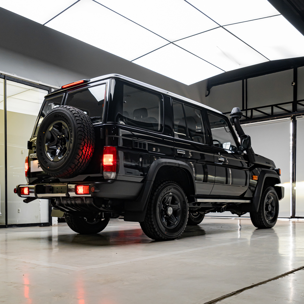 Toyota Land Cruiser 70 Wagon GXL 2.8L AT Diesel CBU
