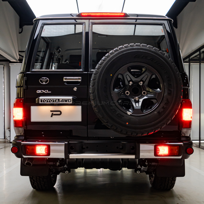 Toyota Land Cruiser 70 Wagon GXL 2.8L AT Diesel CBU