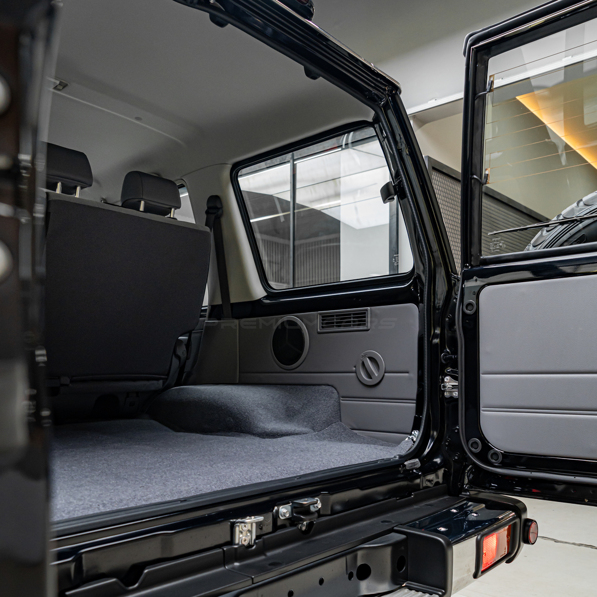 Toyota Land Cruiser 70 Wagon GXL 2.8L AT Diesel CBU