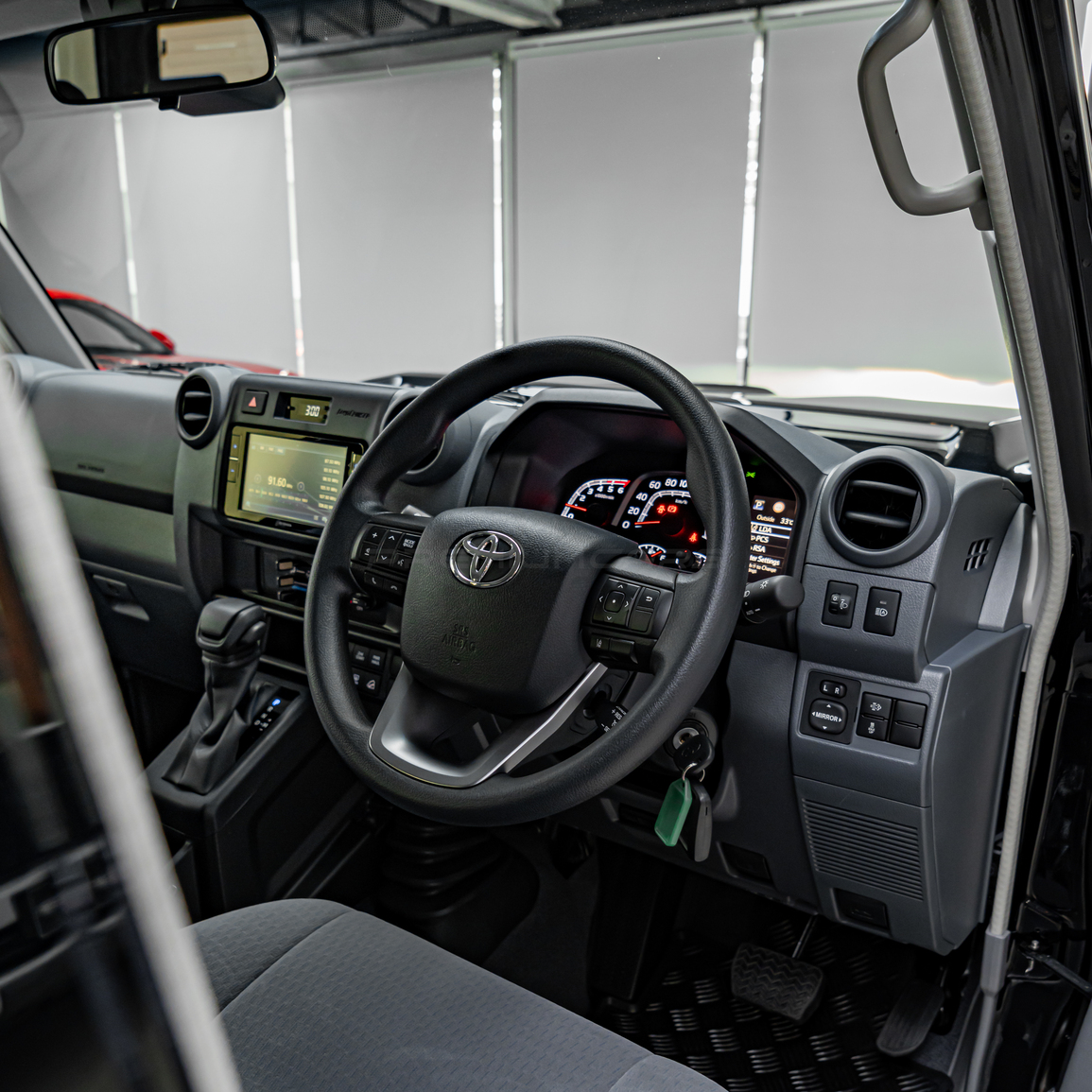 Toyota Land Cruiser 70 Wagon GXL 2.8L AT Diesel CBU