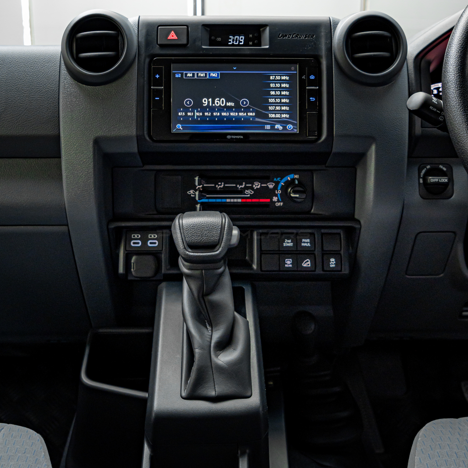Toyota Land Cruiser 70 Wagon GXL 2.8L AT Diesel CBU