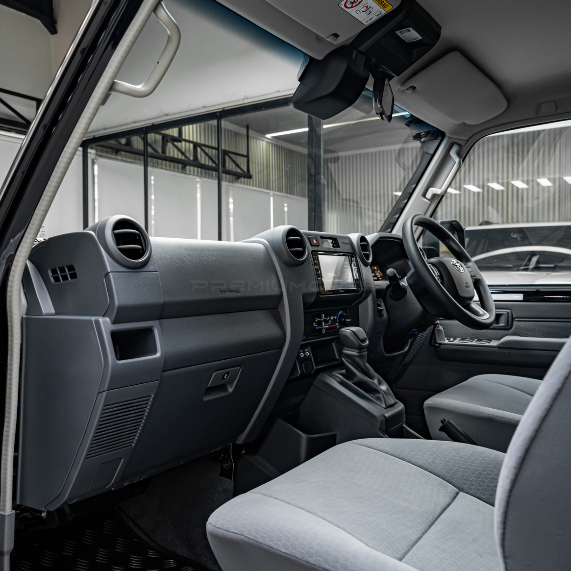 Toyota Land Cruiser 70 Wagon GXL 2.8L AT Diesel CBU